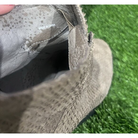 Eileen Fisher TUCK2-LT Embossed Leather Graphite Colored Booties Sz 7.5 - Picture 10 of 13